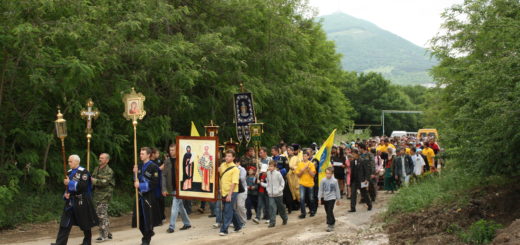 Крестный ход по горному маршруту