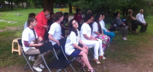 wUrNiWj93Jc 520x245 - Молодежь Православного Пятигорья приняла участие в "Курортных вечерах"