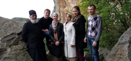 МОЛОДЕЖНАЯ ГРУППА НИКОЛЬСКОГО ХРАМА ПОСЕТИЛА ХРАМЫ ГОРОДА ЛЕРМОНТОВА