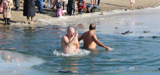 IMG 4480 e1421699665331 520x245 - В ПЯТИГОРСКЕ ПРОШЕЛ ТРАДИЦИОННЫЙ БОГОЯВЛЕНСКИЙ КРЕСТНЫЙ ХОД