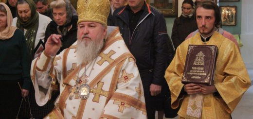 Воскресное богослужение в Михайловском соборе совершил митрополит Кирилл