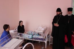 Архиепископ Пятигорский и Черкесский Феофилакт посетил Пятигорский роддом