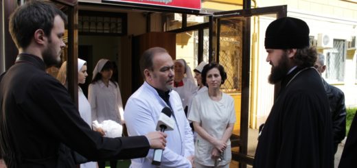 Архиепископ Феофилакт совершил литургию в больничном храме Пятигорска и посетил онкодиспансер