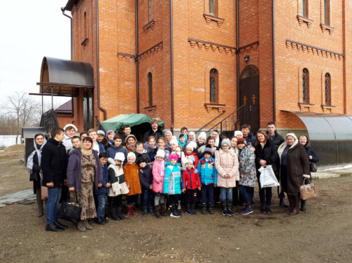 Воспитанники воскресной школы Никольского храма совершили паломничество по святым местам Минераловодского благочиния