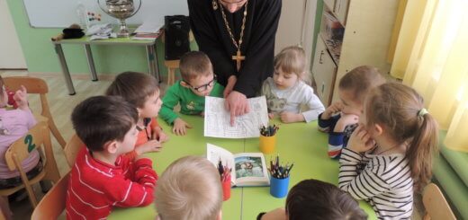 DSCN9984 520x245 - Священник поздравил детсадовцев с днем ангела
