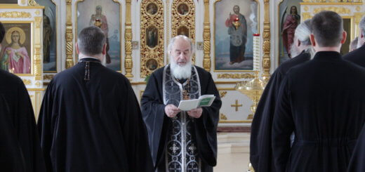 IMG 1899 520x245 - В Покровском храме состоялись Великопостная исповедь и собрание духовенства