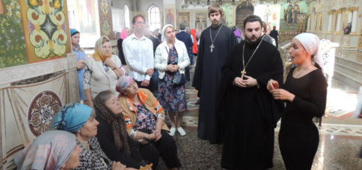 В Спасском соборе отслужили литургию с сурдопереводом