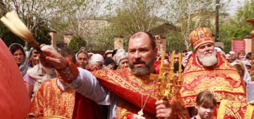 Благочинный совершил богослужение в Трехсвятительском храме в день памяти Матроны Московской
