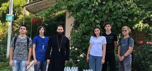 Православная молодежь Пятигорска вышла на субботник в некрополе