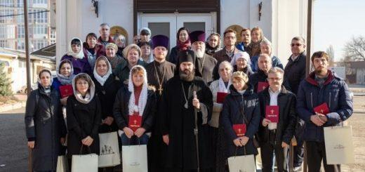 Архиепископ Феофилакт вручил дипломы выпускникам богословских курсов